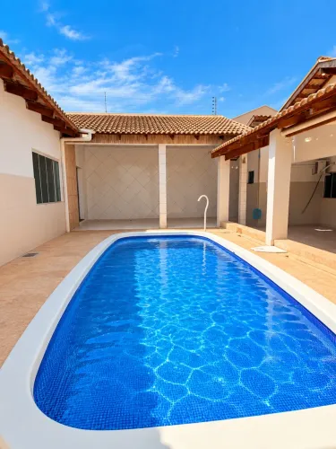 ALUGA-SE CASA COM PISCINA | JARDIM ADRIANA