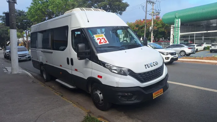 Iveco Daily Minibus 50-170 Fretam. (die)(e5) 2023