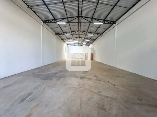 Galpão comercial para locação no bairro Brasil