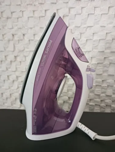 Ferro de Passar Roupa a Vapor Philips Walita Série 2000 Roxo e Branco<br>Cor: Roxo