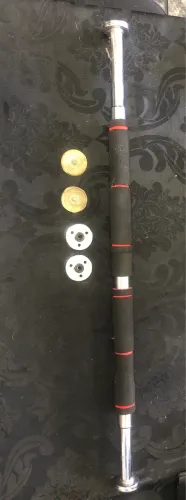 Barra fixa de porta ajustável para treinos