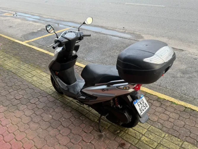 LINDY 125 R