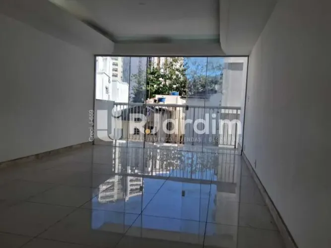 Apartamento : / Residencial / Leblon