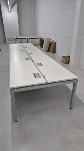 Mesa de trabalho com 8 posições da Escritolandia