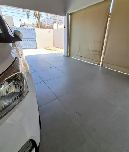 Casa 03 quartos, suíte no Setor Vila Rezende - Goiânia