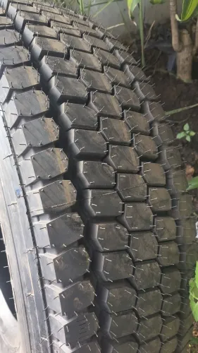 Pneus para caminhões