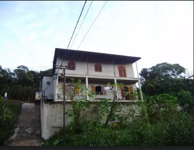 Vendo casa com terreno com 750m²