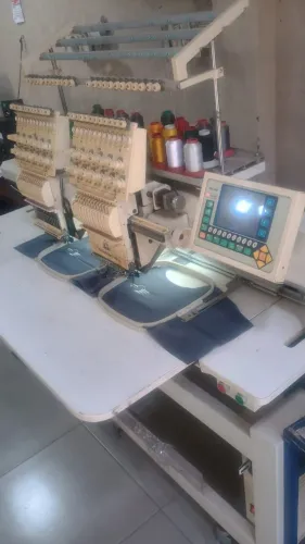 maquina de bordado industrial de duas cabeças