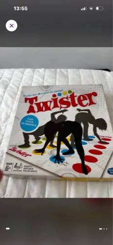 Jogo twister novo, um jogo de movimento