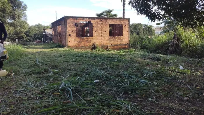 Vendo terreno com casa em construção 60 mil