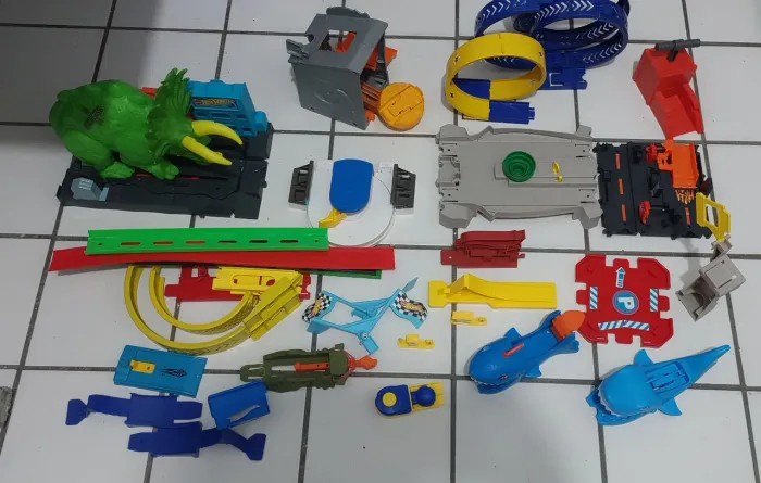 Brinquedos Pistas hotwheels veja