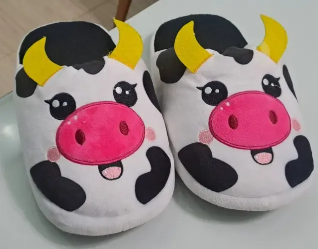 Pantufa Infantil Fun Bichinho Vaquinha Milka Poop Store