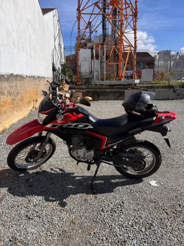 Bros 160 2020 - Pneus novos, IPVA pago e apenas 32 mil km rodados.