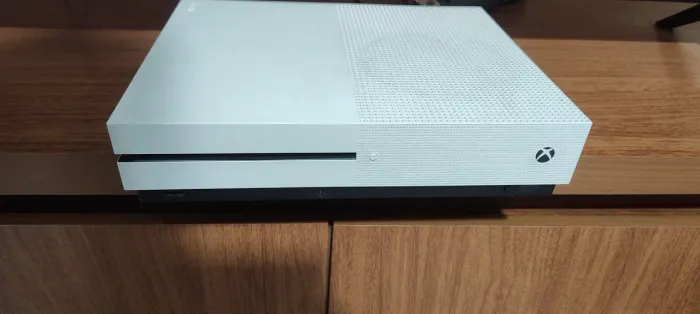 Xbox one 500 gb - dois controles e sem caixa