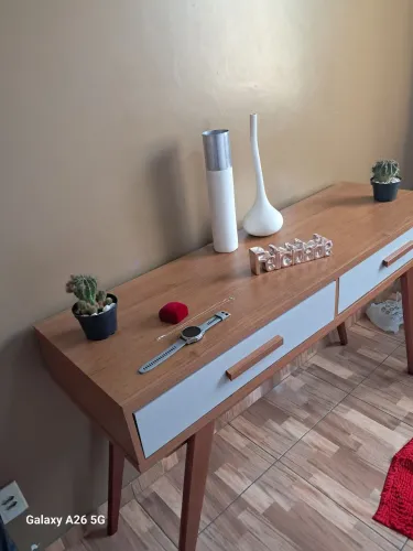 Jogo de mesa com 6 cadeiras  e aparador  totalmente  novo