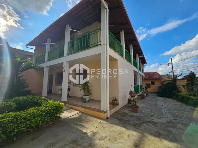 CASA PARA LOCAÇÃO RESIDENCIAL E COMERCIAL NO SAGRADA FAMILIA
