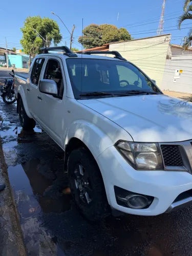 Nissan Frontier SV AT. CD 4X4 2.5 TB Dies. Aut. 2016