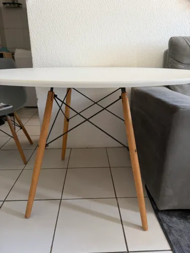 Mesa de jantar + 4 cadeiras