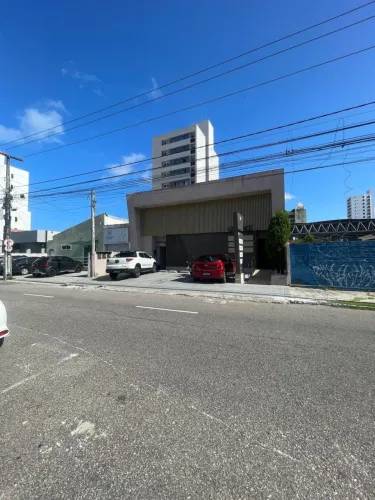 ALUGA-SE PRÉDIO COMERCIAL - IDEAL PARA ESCOLAS E EMPREENDIMENTOS EDUCACIONAIS