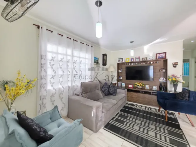 Oportunidade - Casa com Edícula - Jardim Satélite - 3 Dormitórios - 147m².