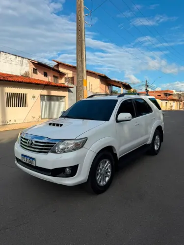 Toyota Hilux SW4 SRV D4-d 4X4 3.0 TDI Dies. AUT 2015