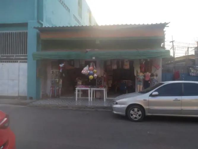 VENDE-SE PRÉDIO COM UMA LOJA COM 10 KITNETS