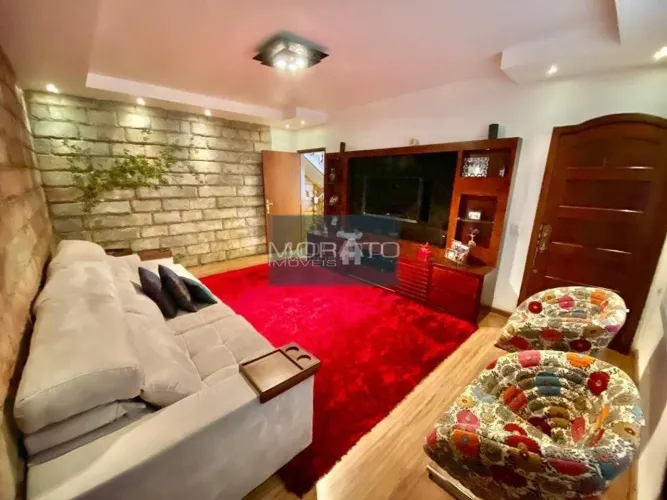 Casa 4 Quartos, Suíte, 8 Vagas de Garagem no Bairro Santa Maria
