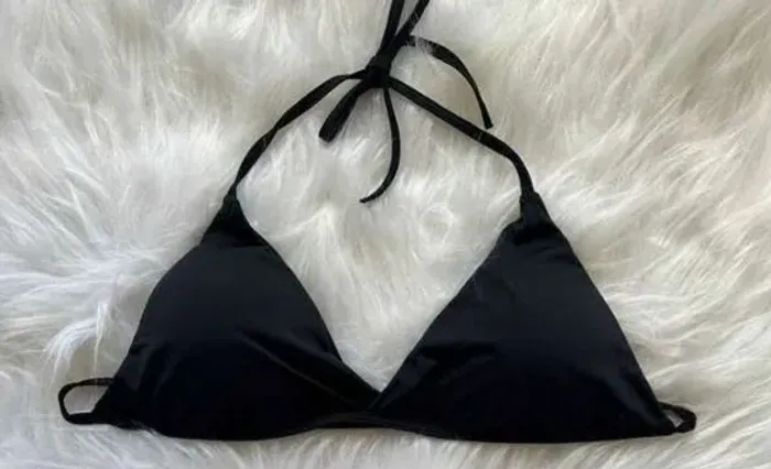 Top de Biquíni Asa Delta com Bojo - Preto (36 unidades disponíveis)