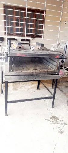 Forno de pizza com regulagem em cima e em baixo, com frente de vidro transparente na frent