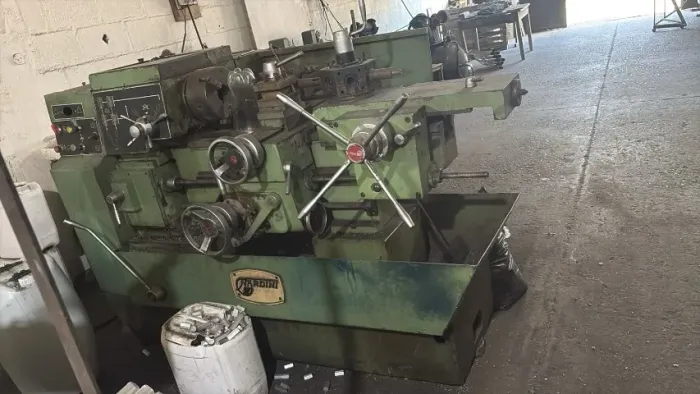 Torno Revólver Nardini TR25-1-80 (Com trocador de ferramentas)