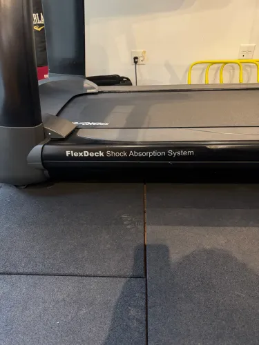 Esteira Life Fitness 95T
