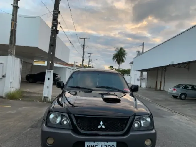Mitsubishi L200 Outdoor HPE 2.5 4X4 CD T.dies. Mec. 2010