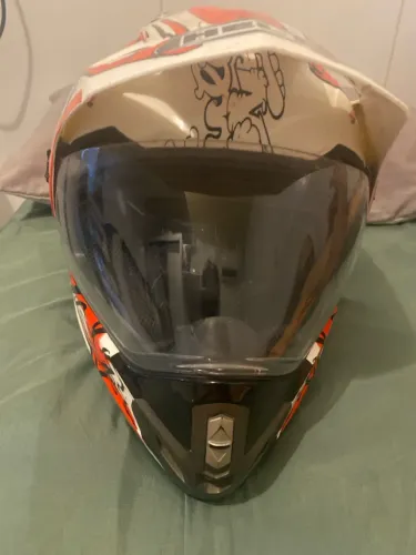 Capacete em bom estado de uso 