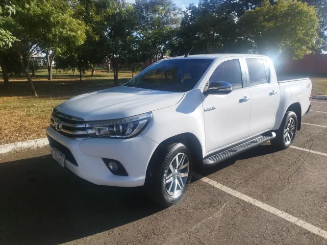 Toyota Hilux CD SRX 4X4 2.8 TDI 16V Diesel Aut. 2017