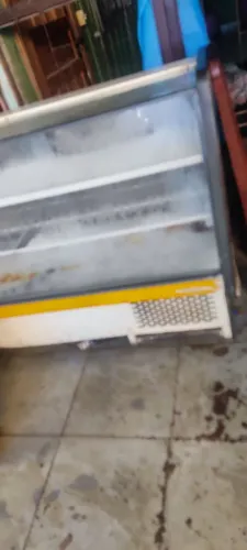 Vendo um balcão frio valor 550,00 reais