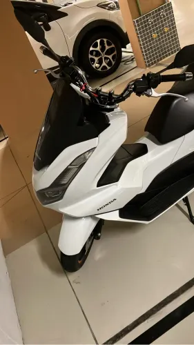 Honda PCX 160 ABS 2023/23 moto igual zero km nunca foi de transporte nem carga,  passeio 