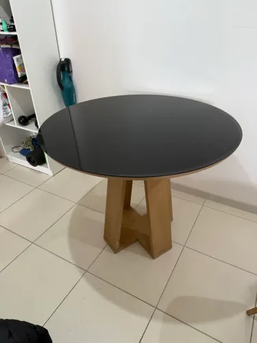 Mesa de jantar redonda para 4 lugares - Tampo de vidro