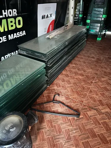 Prateleira de vidro 