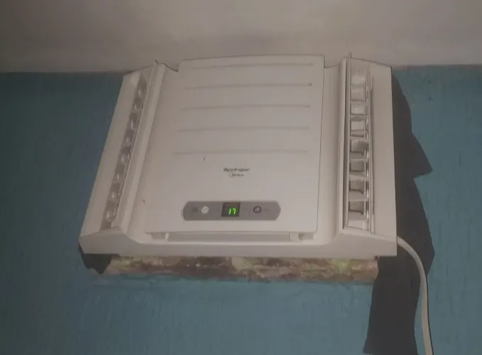 VENDO ESSE AR CONDICIONADO SPRINGER MIDEA FACO POR 450$ VINDO BUSCAR 10MIL BTUS