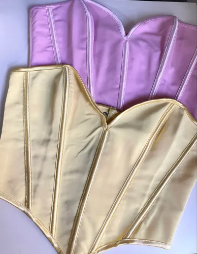 Corset que valoriza e transforma o look. ? Poucas unidades disponíveis. Garanta o seu! ?