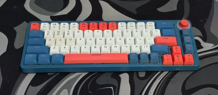 Teclado mecanico Gamer 65% RGB LK67