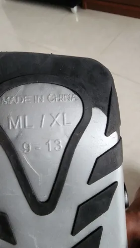 Nadadeira Hammerhead seminova ML / XL 9-13 para Pe 42 -43 -44