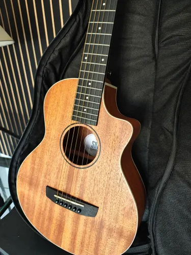Violão Baby Tagima novo!