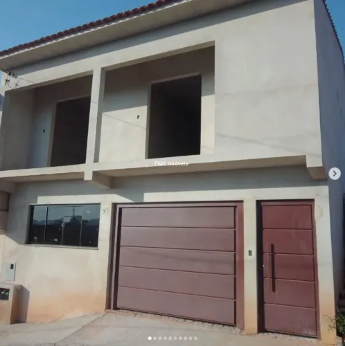 Casa à venda em Borda da Mata-MG, bairro Nossa Senhora de Fátima: 3 quartos, 1 suíte, 1 sa