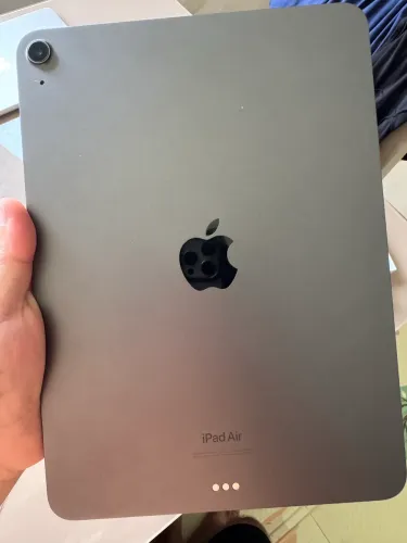 Vendo iPad Air M1 com caixa e acessórios