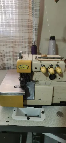 Máquina unilateral Overlock 