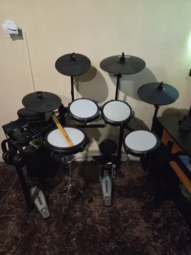Bateria Eletrônica Alesis Nitro Max