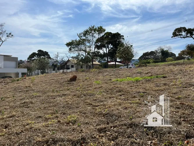 Vendo Lote com vista definitiva e 1210m2- Condomínio Reserva de Piedade