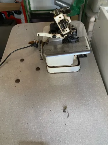Máquina de overloque industrial 