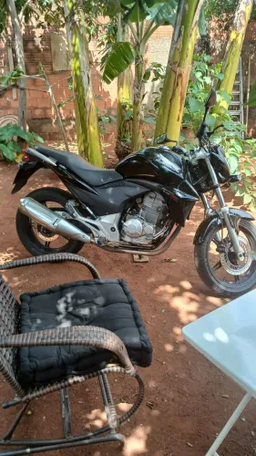 Honda cb300r, único dono, toda original. 14 mil reais.